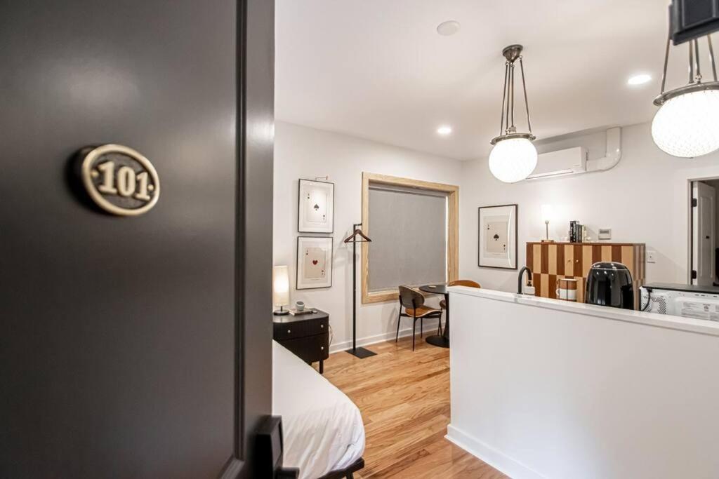Steps To Bathhouses, Historic Studio, King Bed, Room # 101 Хот Спрингс Екстериор снимка
